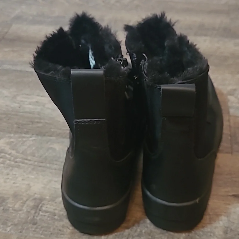 Black Torrid Size 6.5W Fur Lined Side Zip Lace Winter Boots NWOT